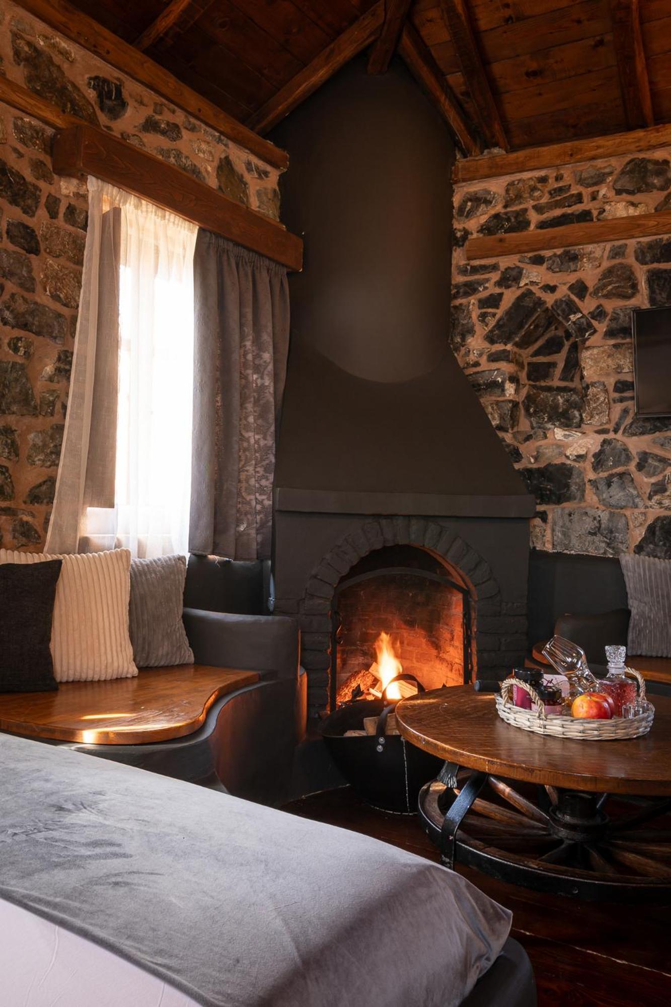 4 Seasons Premium Chalet بالايوس أجيوس أثناسيوس المظهر الخارجي الصورة