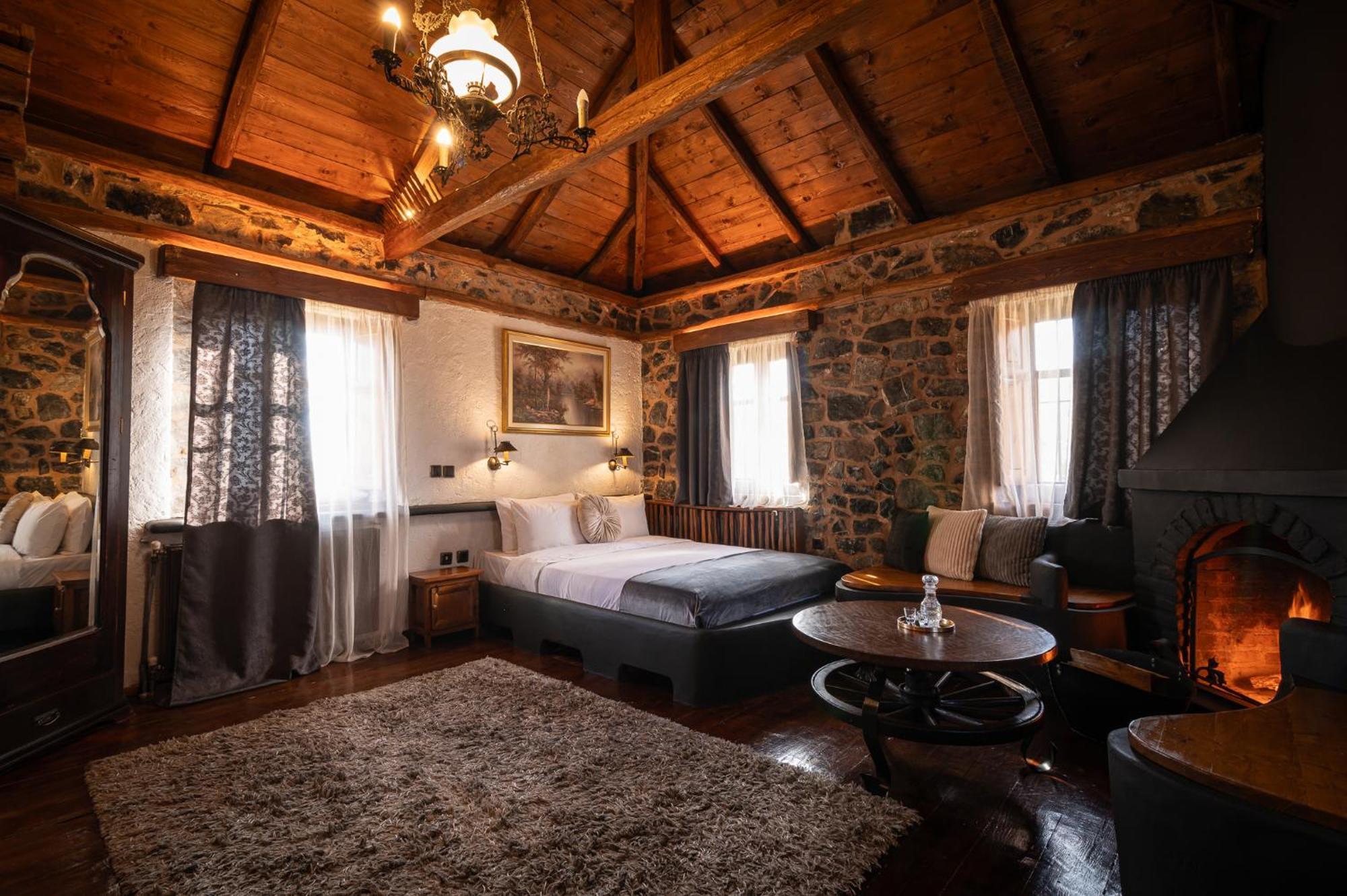 4 Seasons Premium Chalet بالايوس أجيوس أثناسيوس المظهر الخارجي الصورة