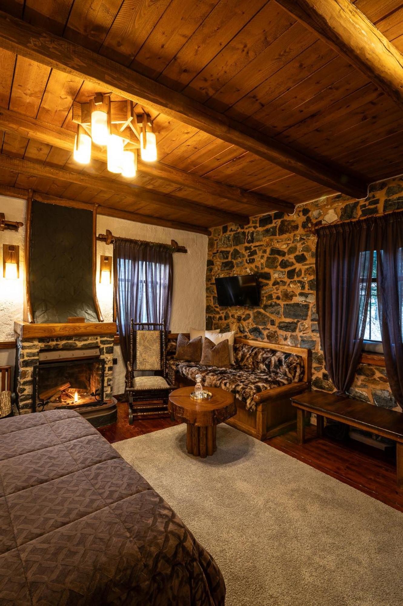 4 Seasons Premium Chalet بالايوس أجيوس أثناسيوس المظهر الخارجي الصورة