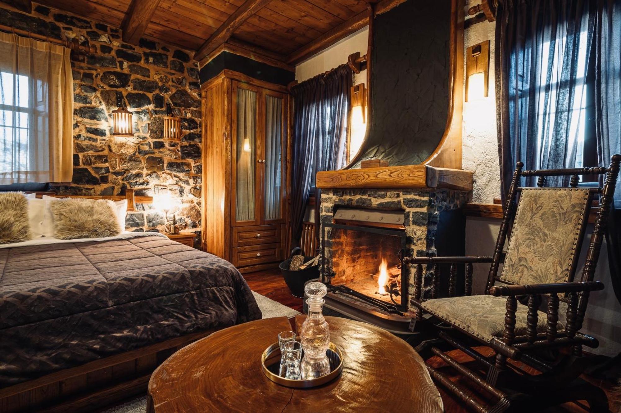 4 Seasons Premium Chalet بالايوس أجيوس أثناسيوس المظهر الخارجي الصورة