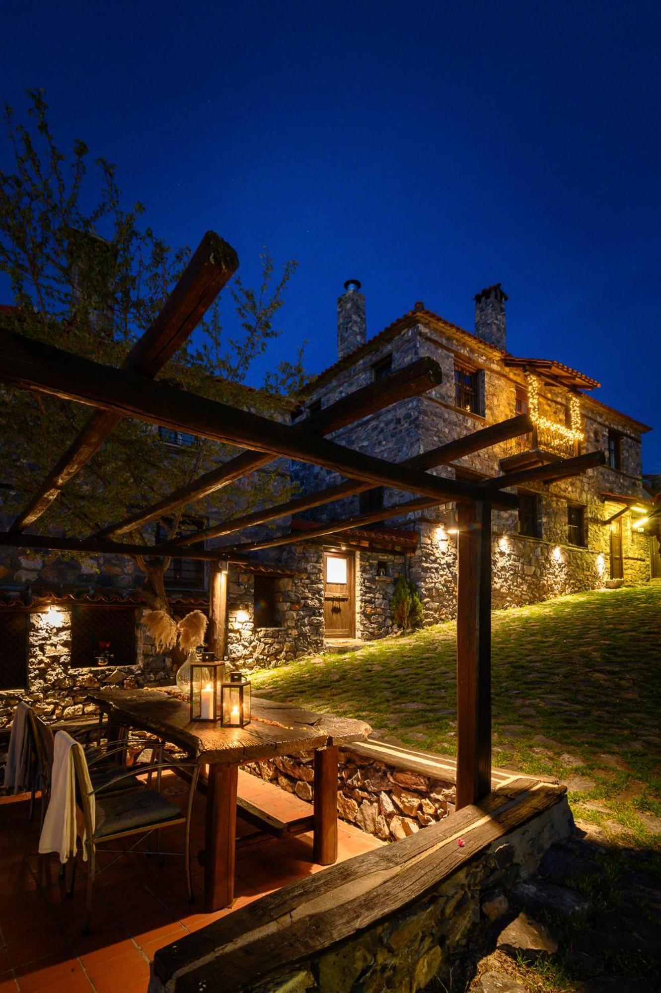 4 Seasons Premium Chalet بالايوس أجيوس أثناسيوس المظهر الخارجي الصورة